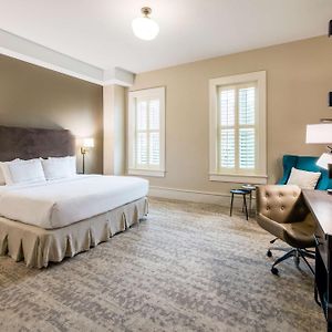 King Room Mobility accessible